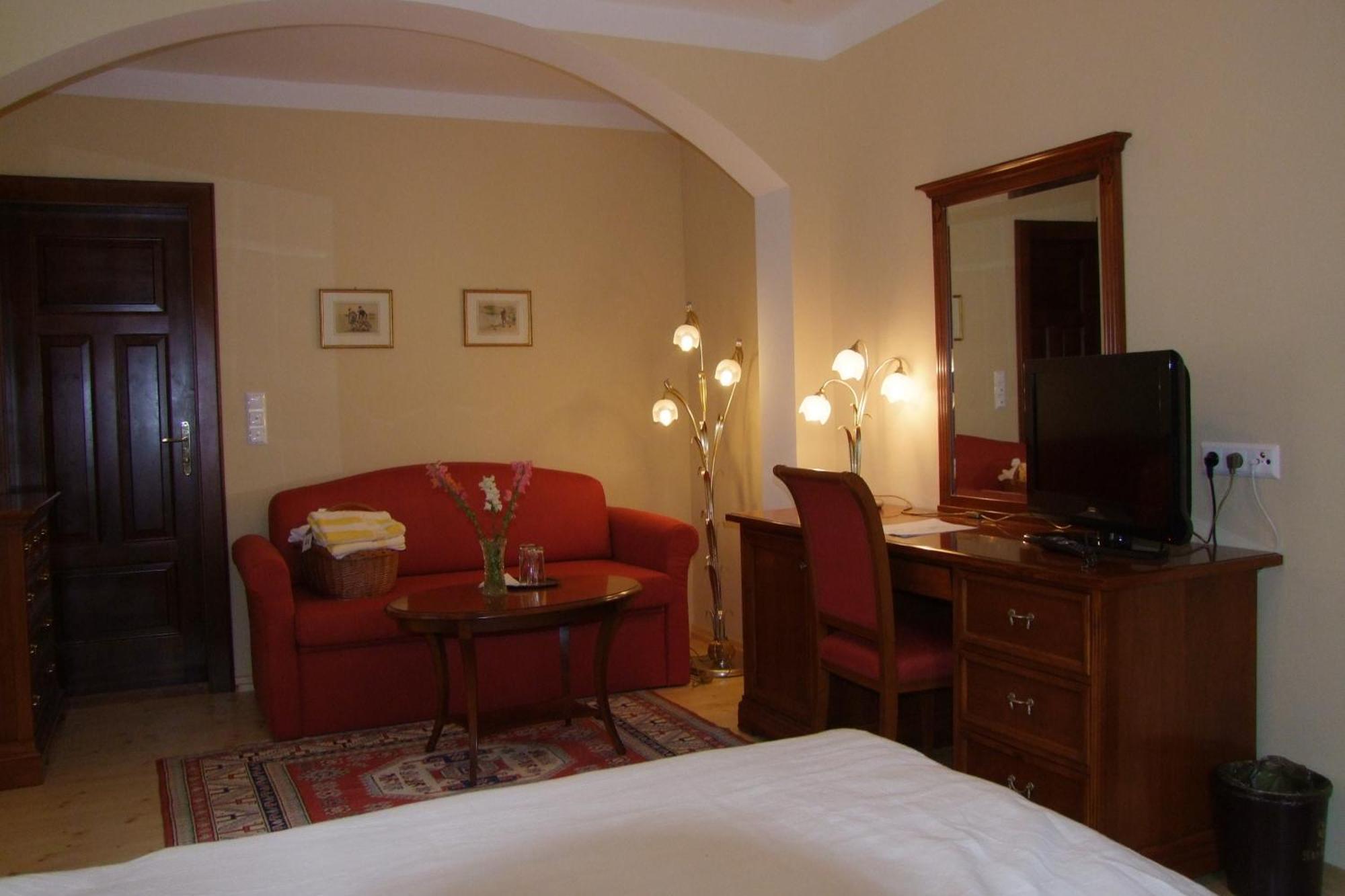 Hotel See-Villa Millstatt Eksteriør billede
